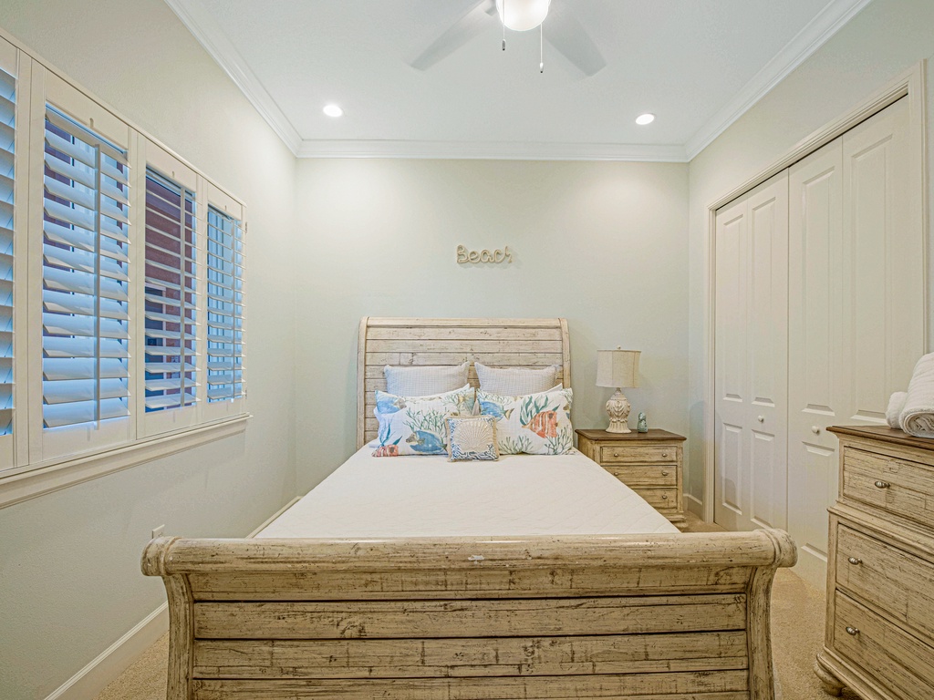 Third Bedroom - Queen