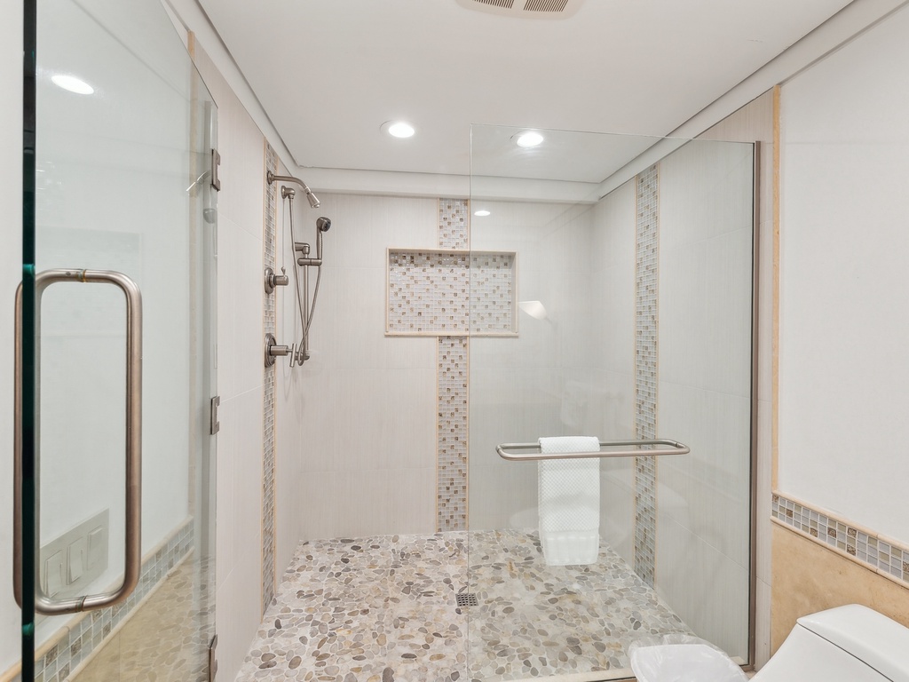 Primary Bathroom, Ensuite