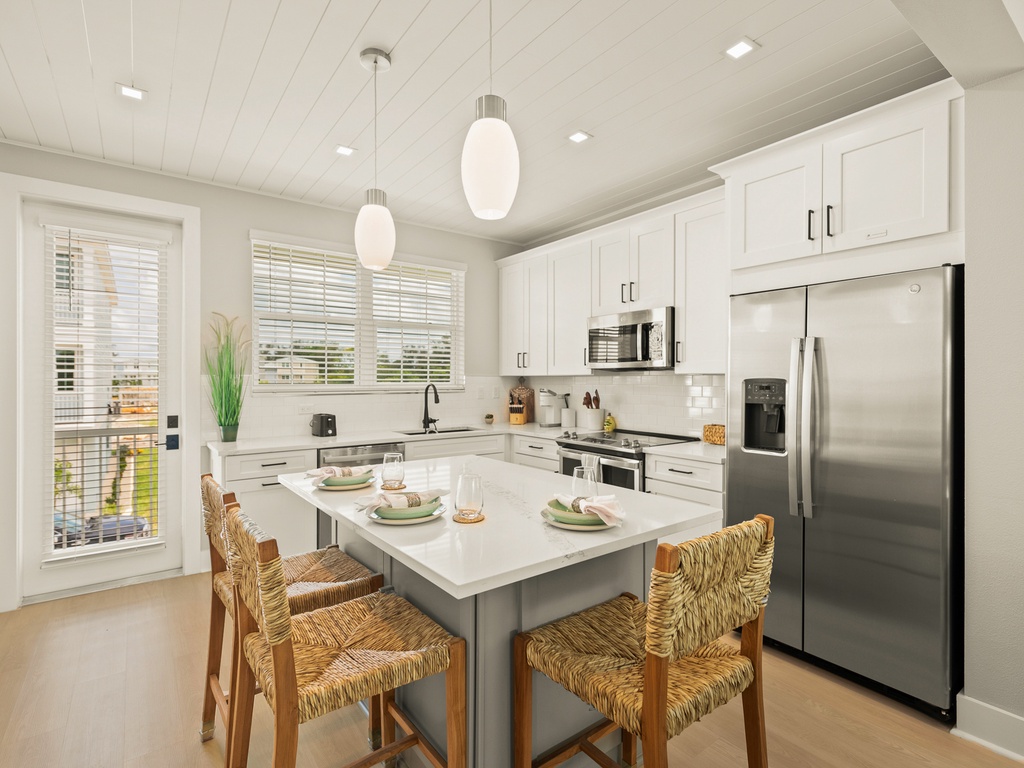 Kitchen - Breakfast Bar