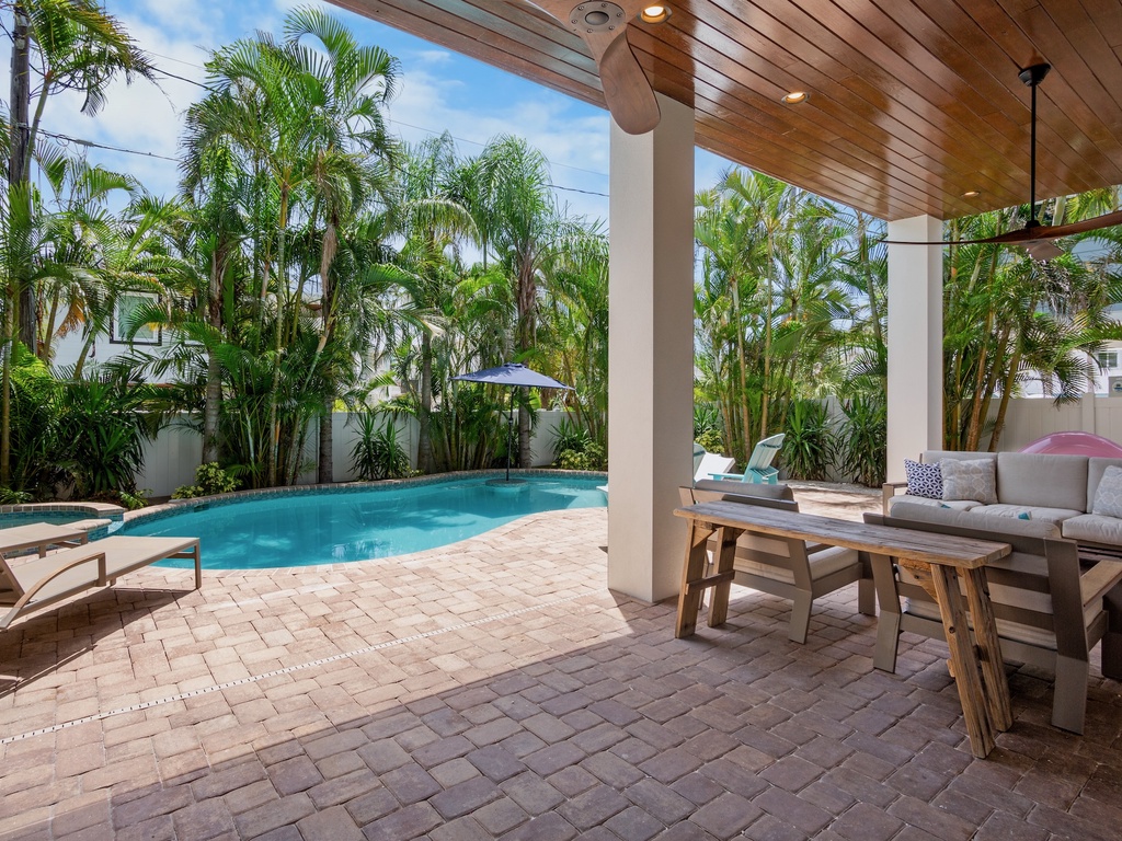 Avalon by AMI Locals