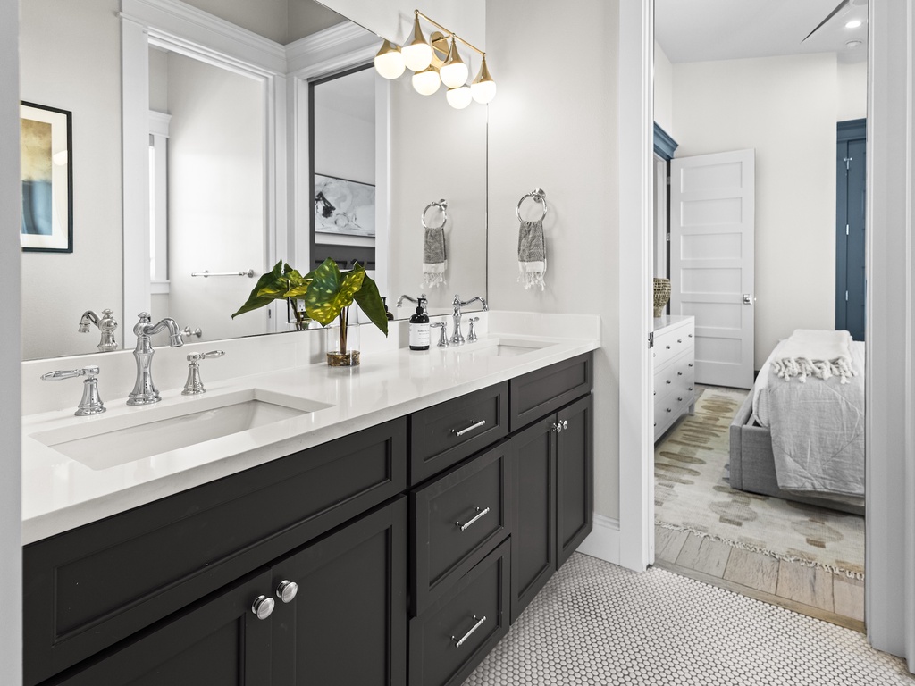 Fifth Bathroom, Jack and Jill