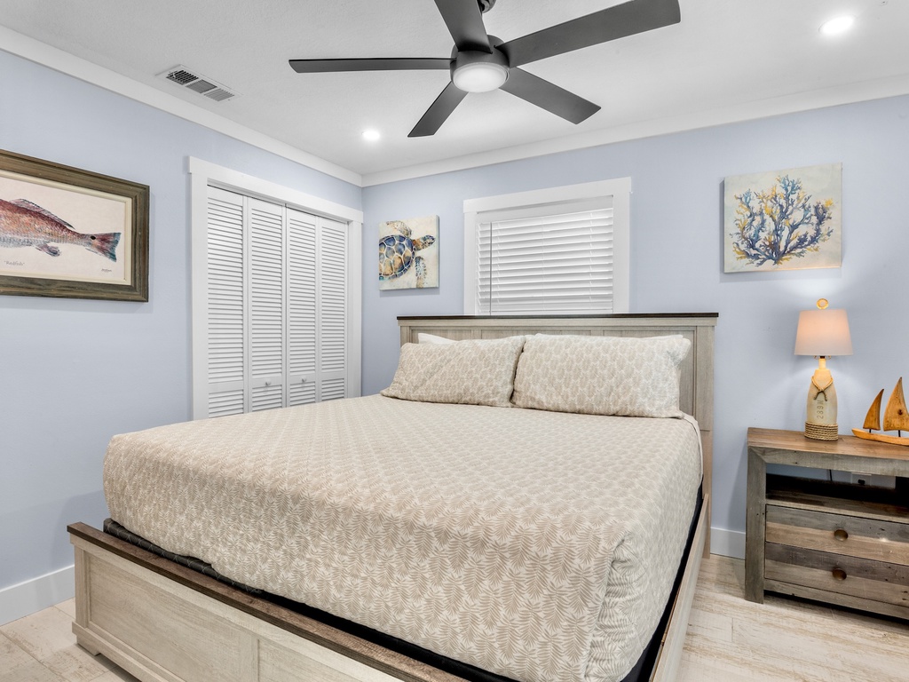 Second Bedroom, Queen bed
