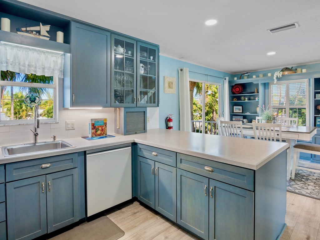 Fully equipped modern kitchen