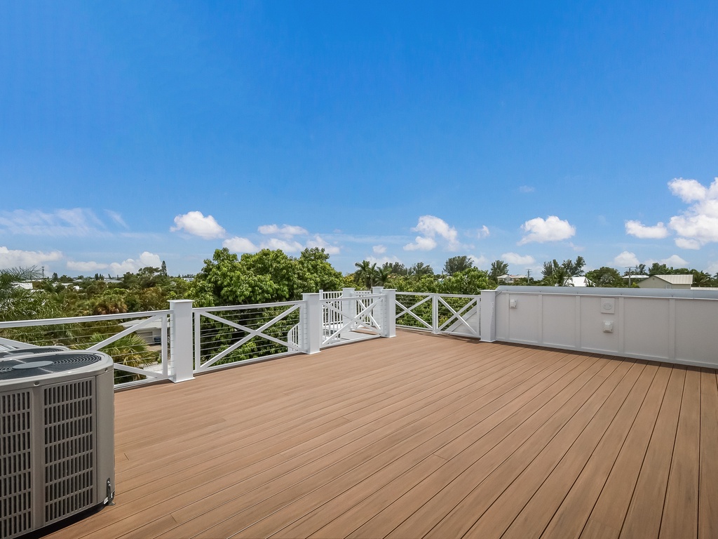 Rooftop Deck