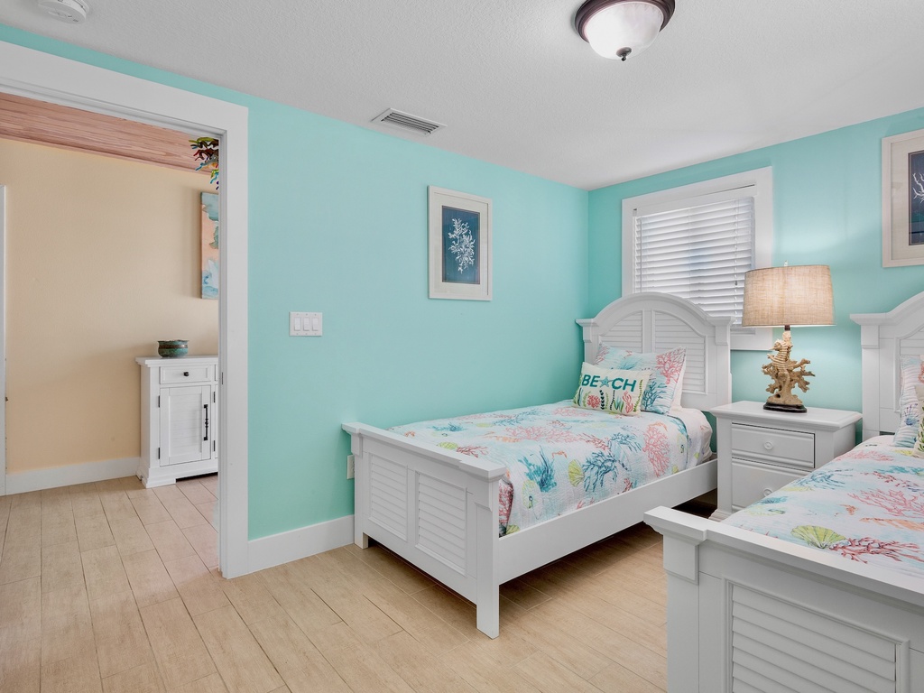 Third Bedroom, Two Twin beds