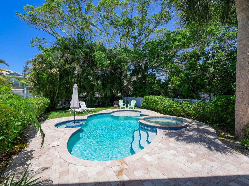 Private Pool - Swim Up Bar
