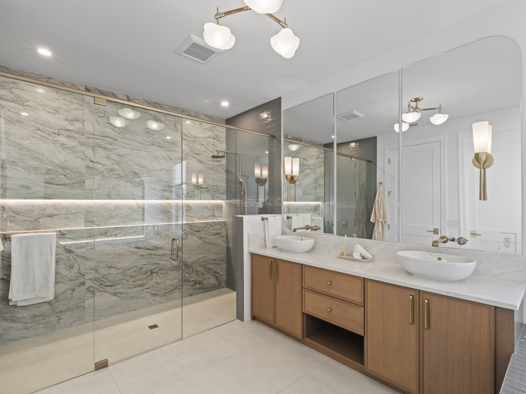 Primary Bedroom, Ensuite Bathroom