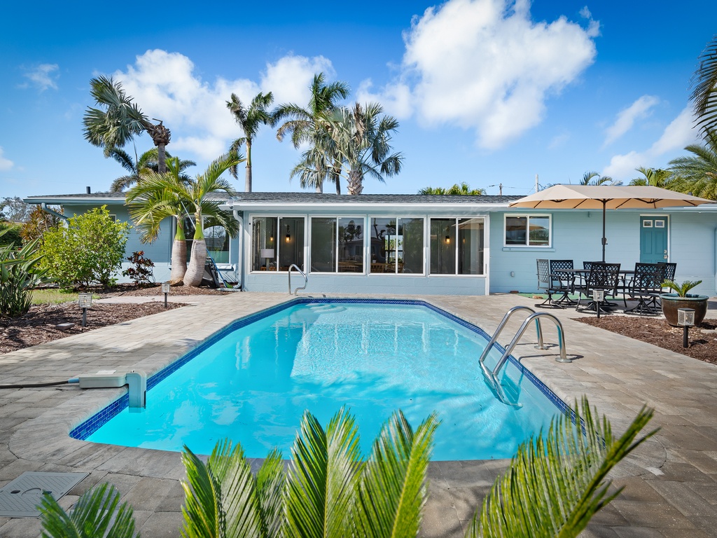 River House Retreat - AMI Locals