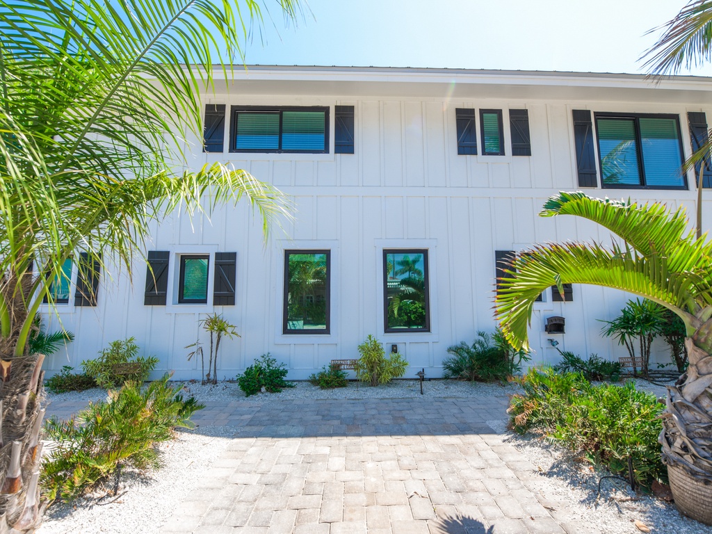 Bay Breezes at Bayside Bungalow by AMI Locals