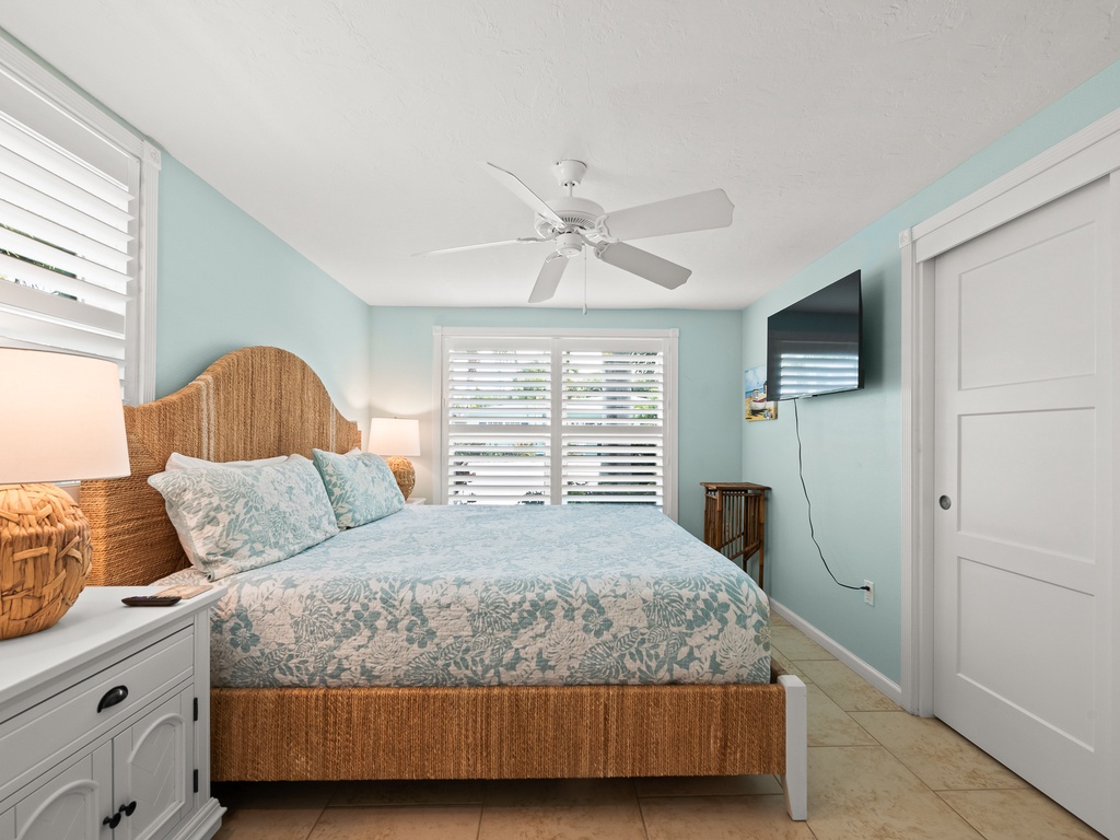 Second Bedroom, King bed