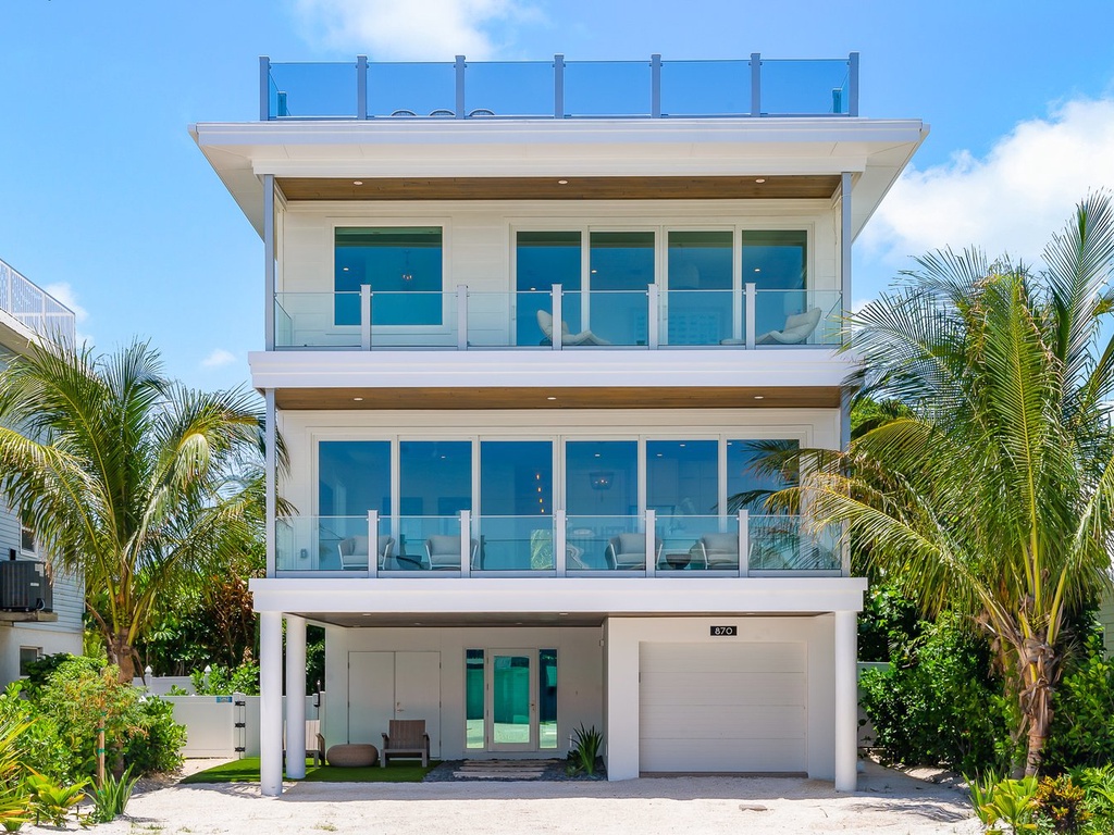 Hip Nautic by AMI Locals