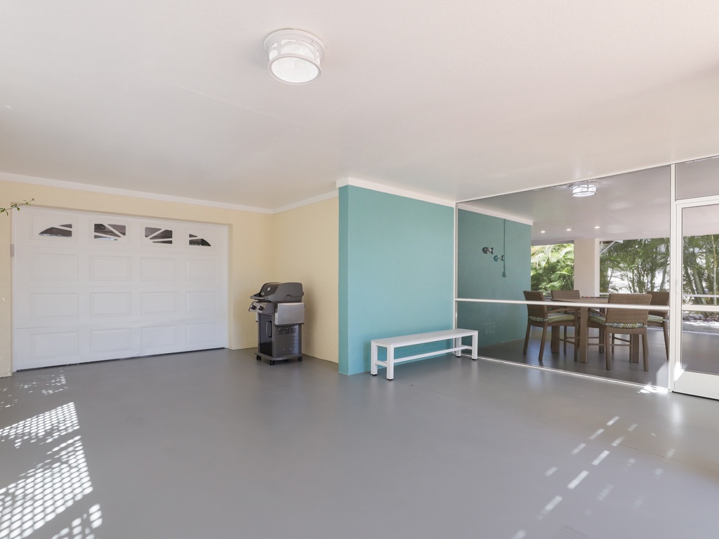 Covered Secure Vehicle Space