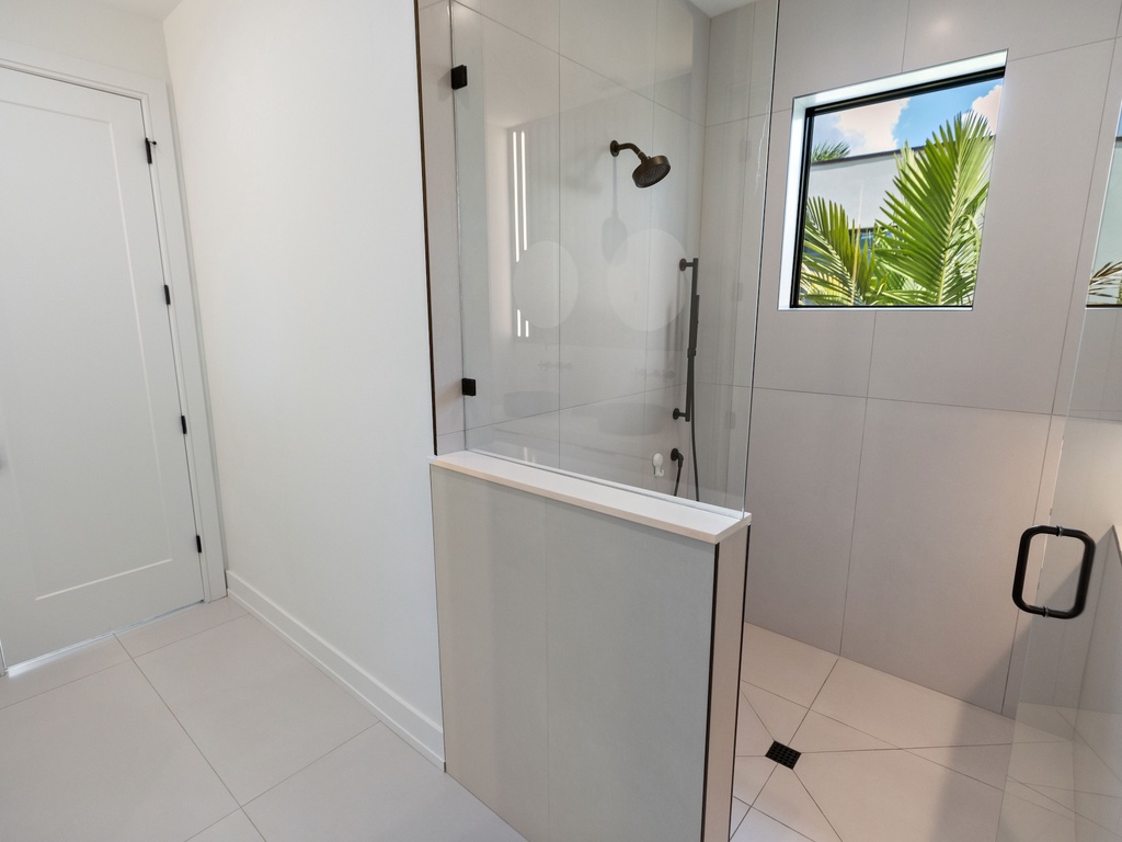 Primary Bathroom, Ensuite