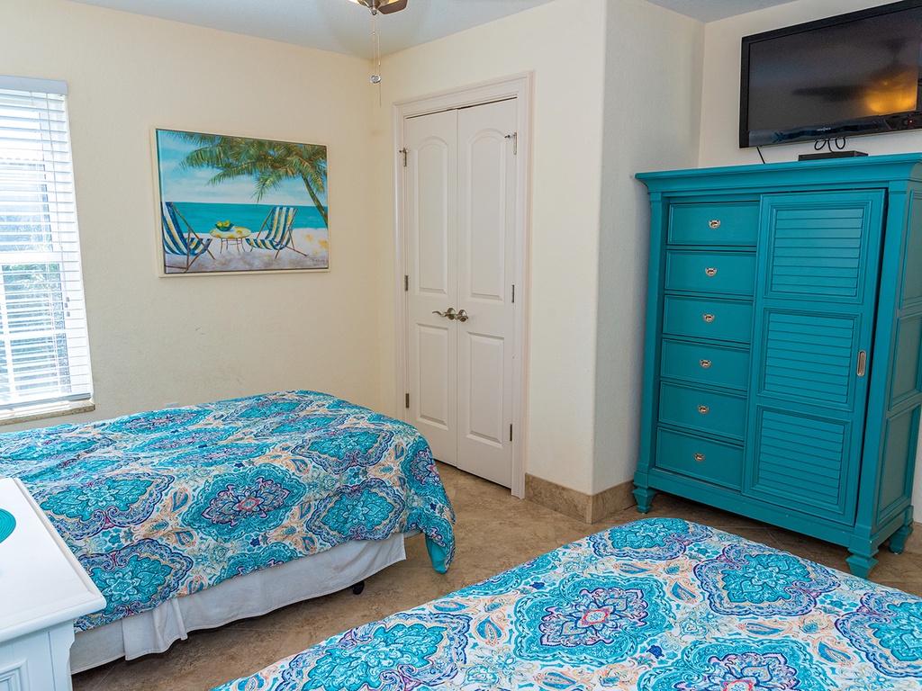 2nd Floor twin bedroom next to Master bedroom