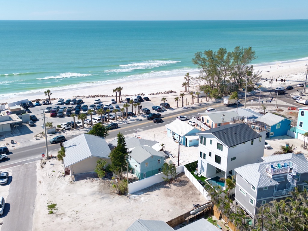 Quick beach access nearby