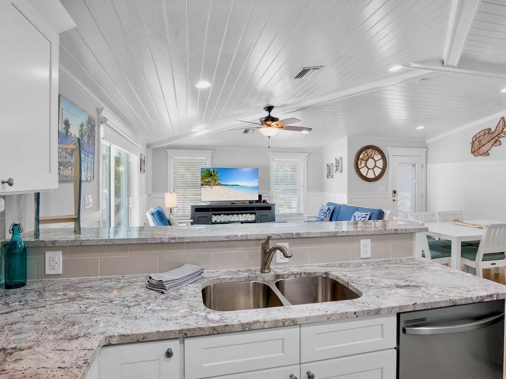 Fully equipped kitchen