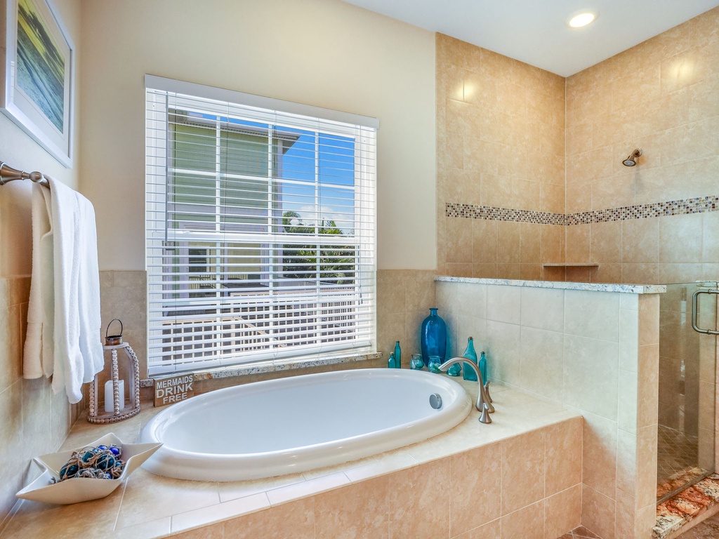 Primary Ensuite Bathroom Garden Tub