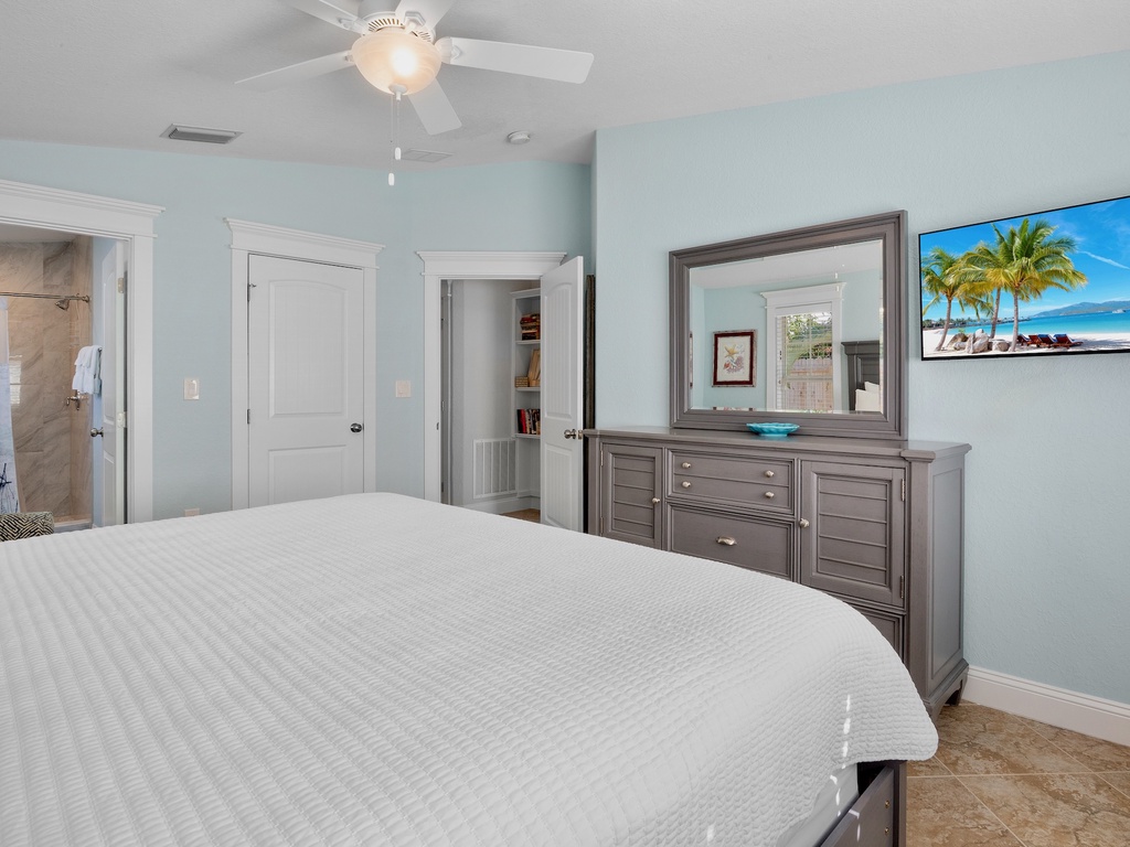 Primary Bedroom, King bed