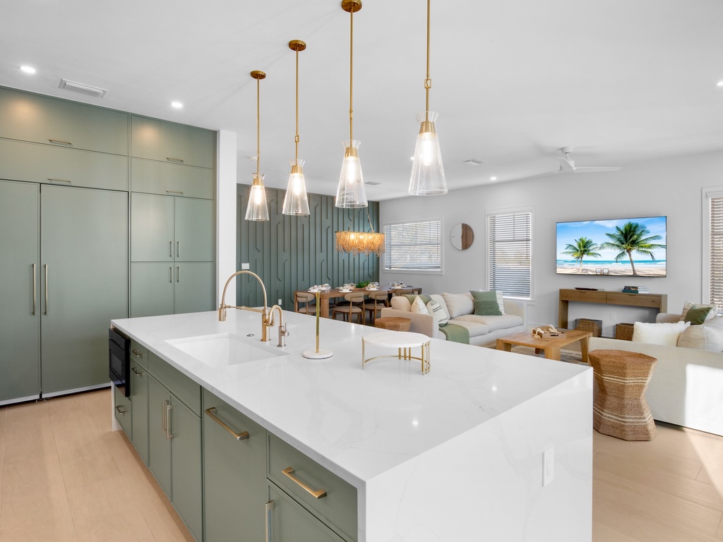 Spacious kitchen with appliances