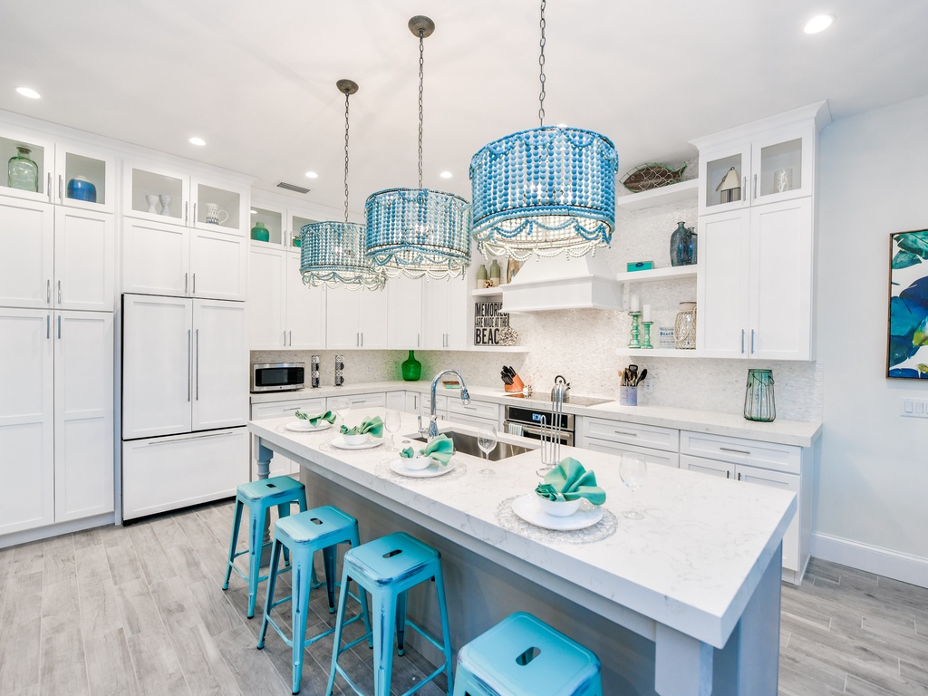 Modern Open-Concept Kitchen