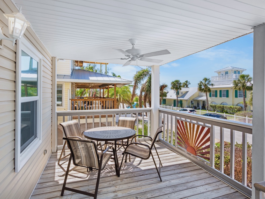 Main Floor Balcony, Dining