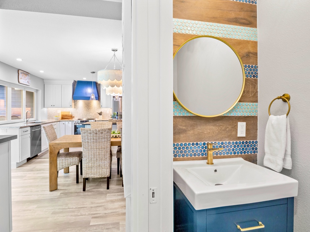 Stylish Sink and Mirror