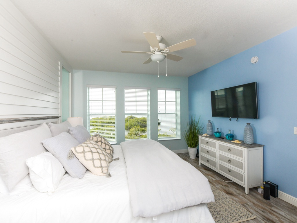 Primary Bedroom, King