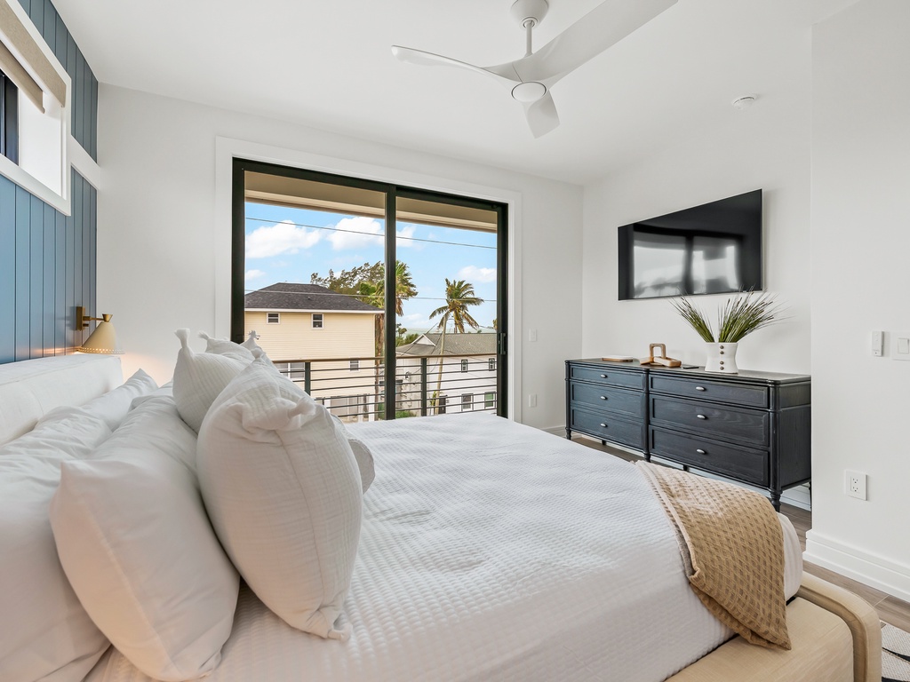 Sixth Bedroom - King