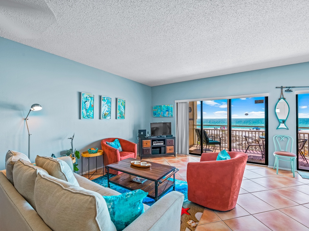 Living Area - Views of Gulf