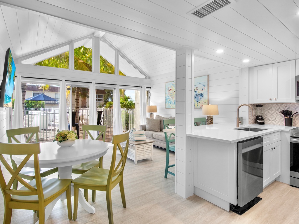 Coconuts Poolside #104