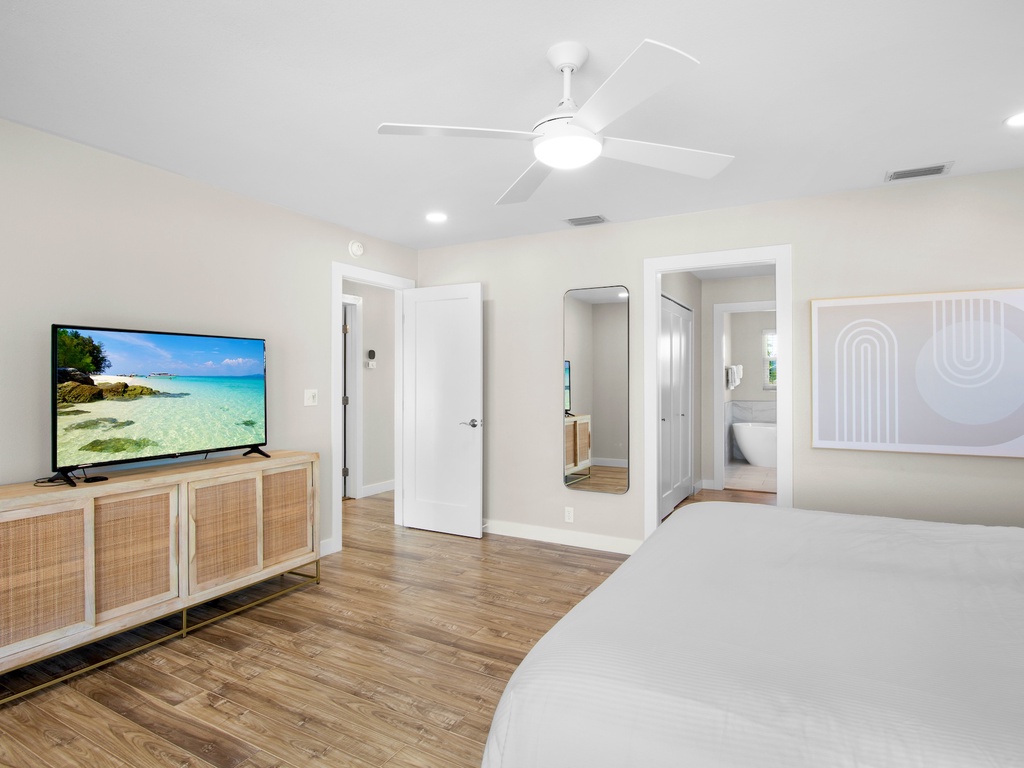 Primary Bedroom, King