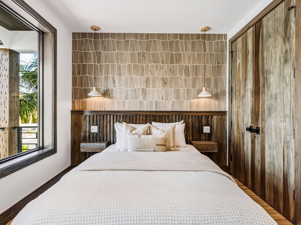 Primary Bedroom (3rd Floor), King bed