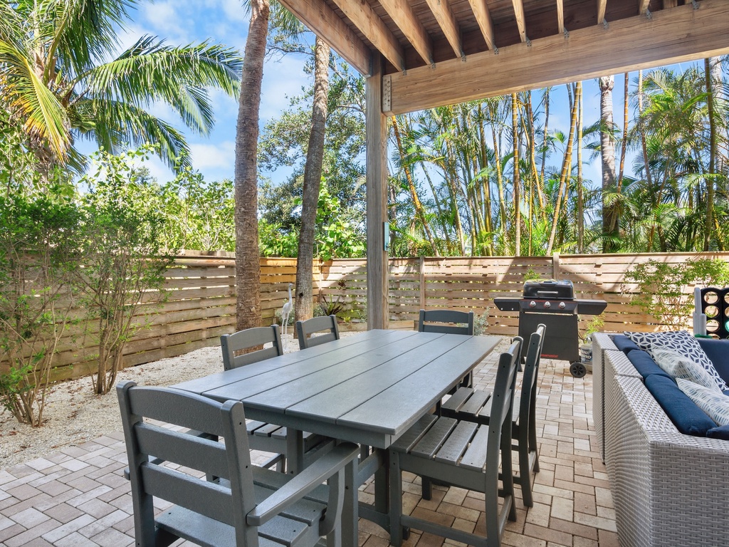 Outdoor Dining, Outdoor Grill