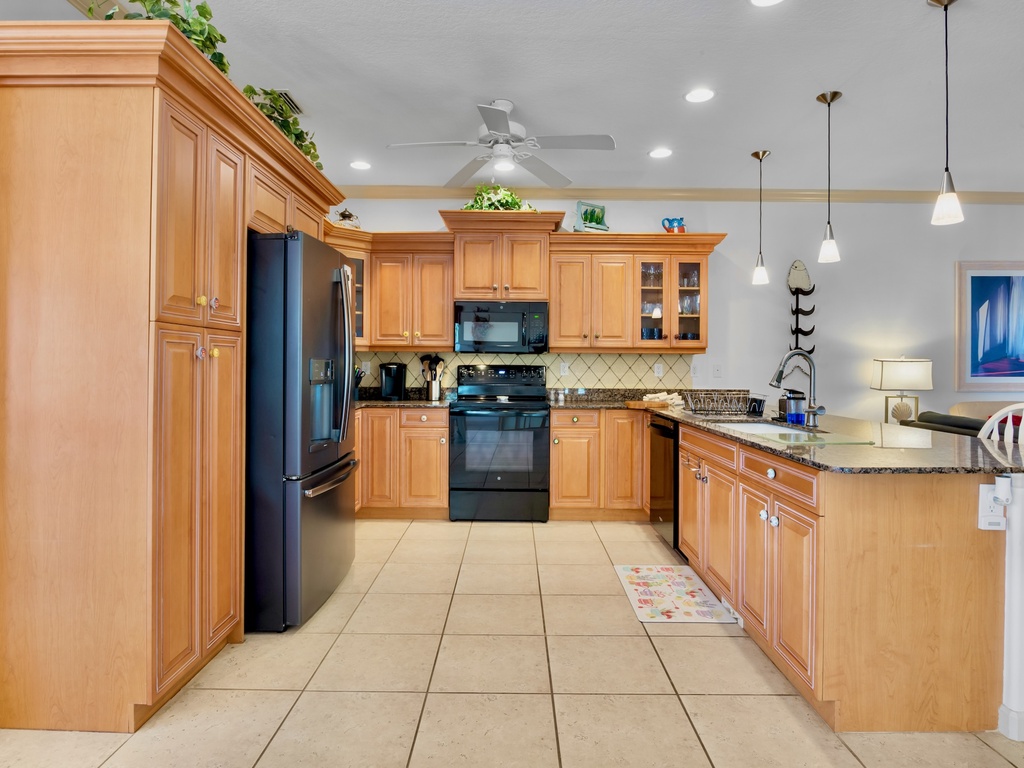 Fully equipped kitchen