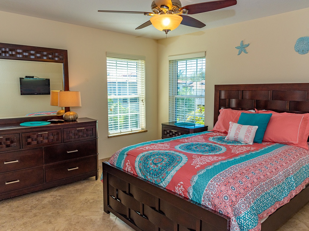 2nd Floor Queen Bedroom