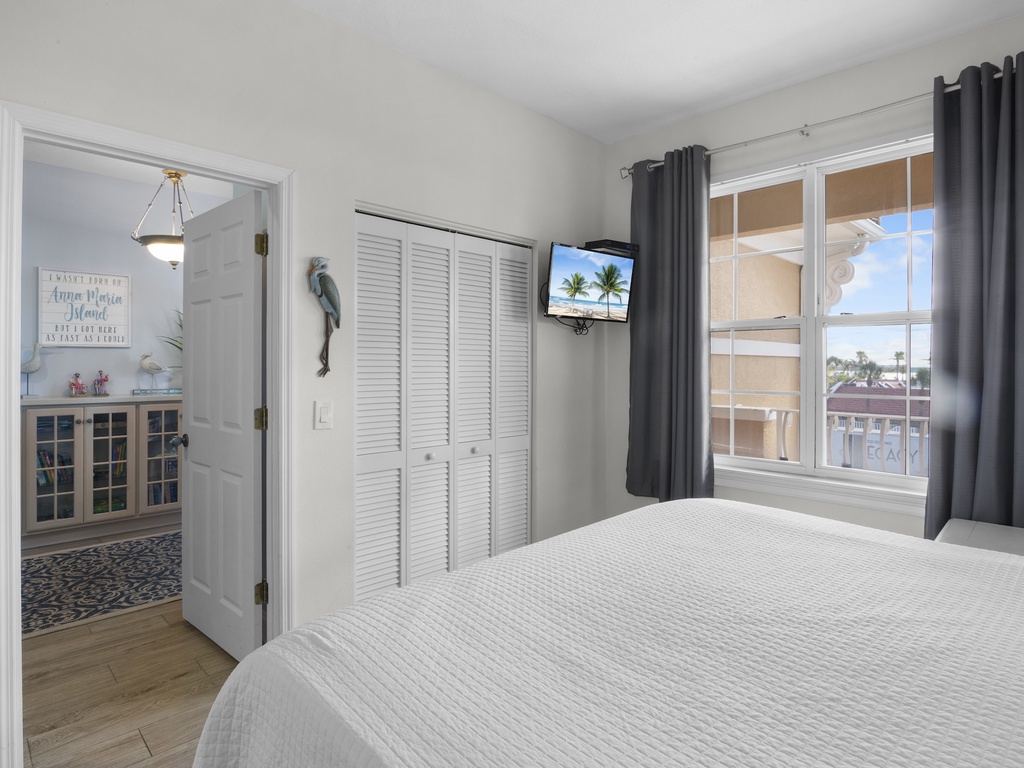 Second Bedroom, King