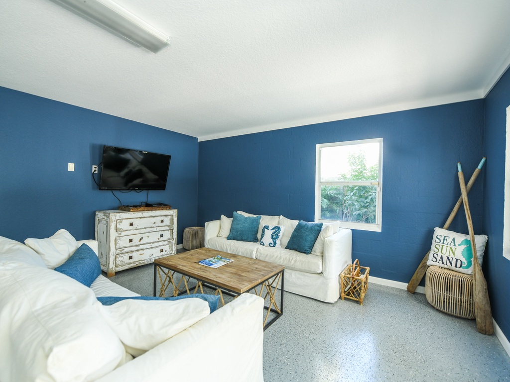 Game Room - Lounge Area