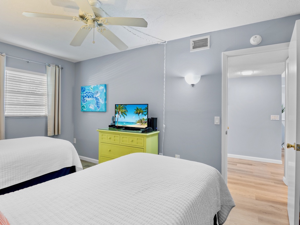 Second Bedroom, Two twin beds with TV