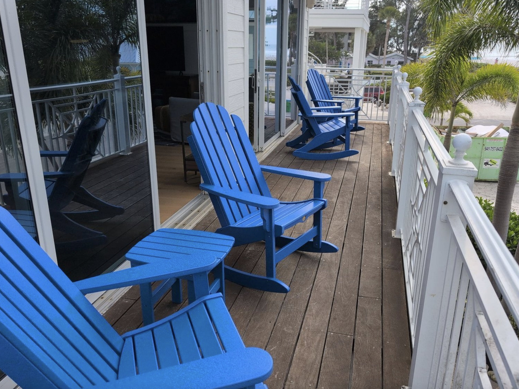Main Floor Balcony, Seating