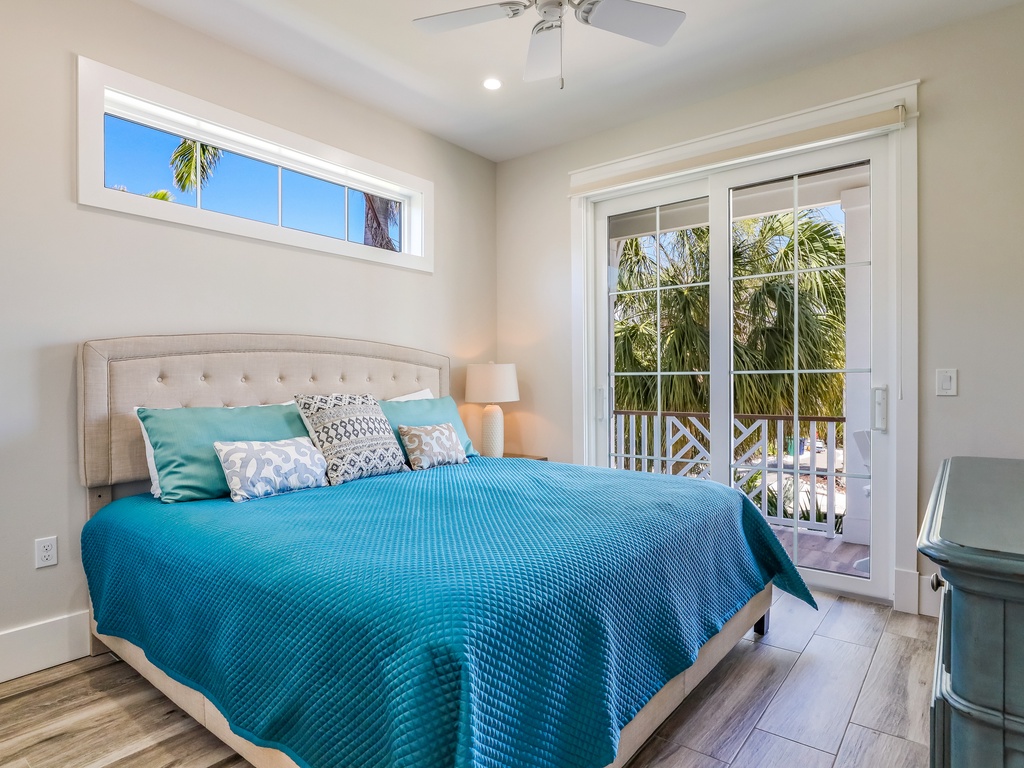 Additional Bedroom - King