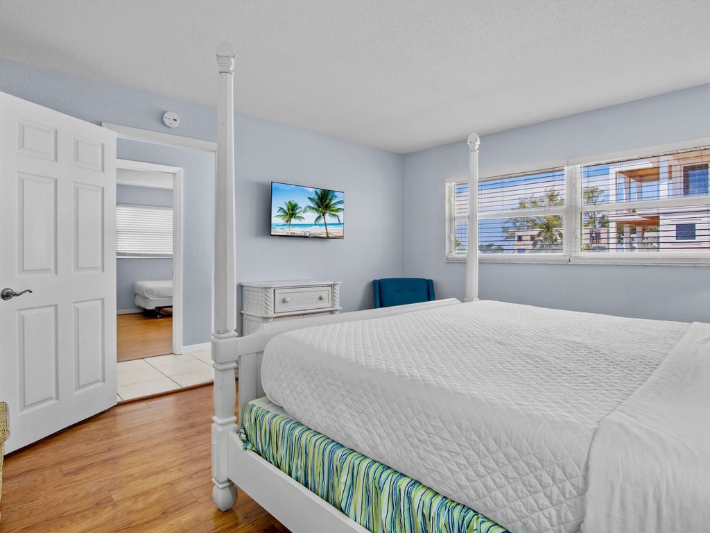 Primary Bedroom (2nd floor): King