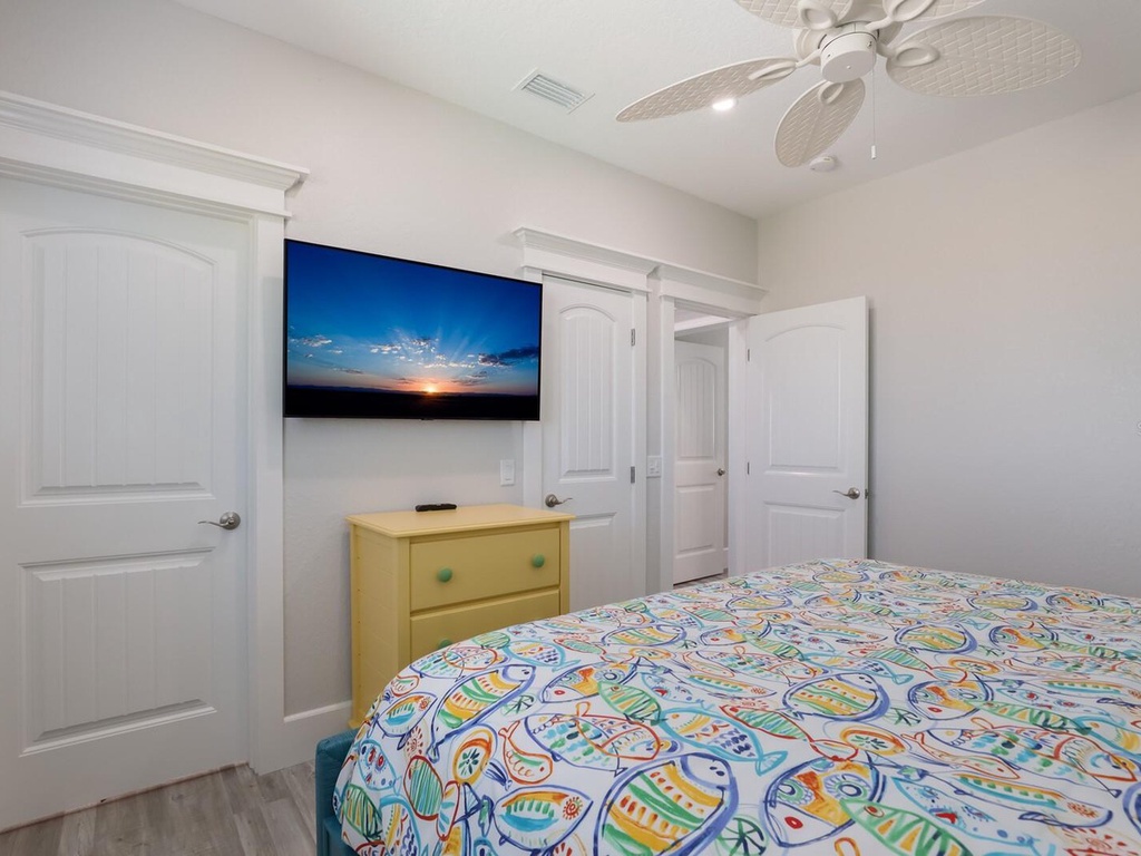 Third Bedroom, King bed