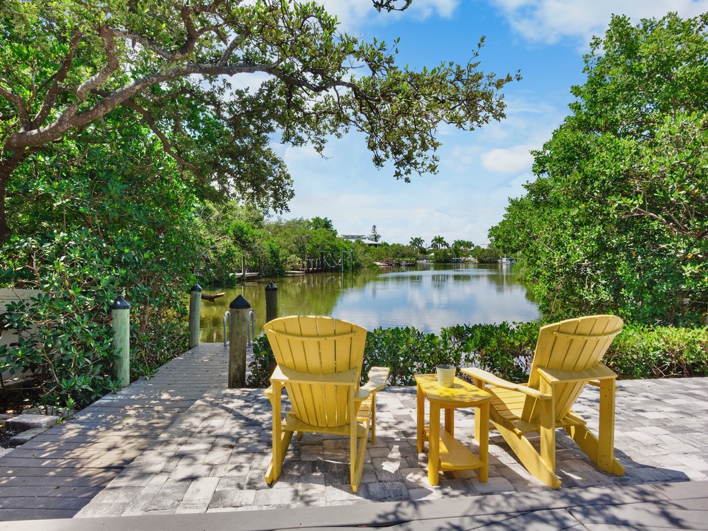 Dockside Lounge and Fishing