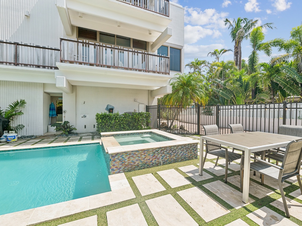 Private Spa, Poolside Dining