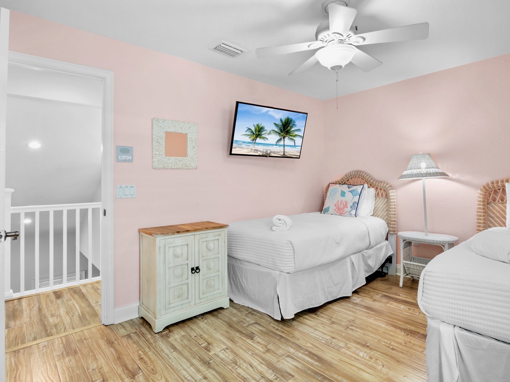 Third Bedroom - Two Twins
