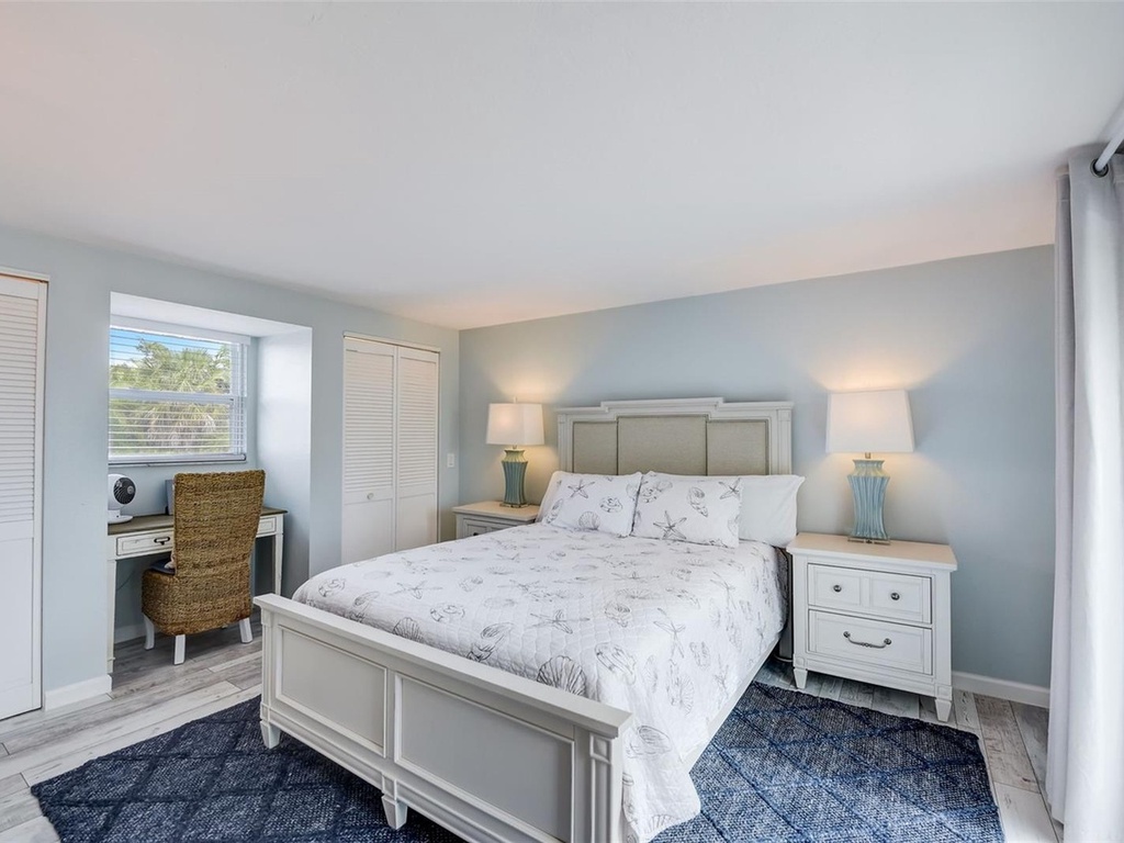 Primary Bedroom, Queen