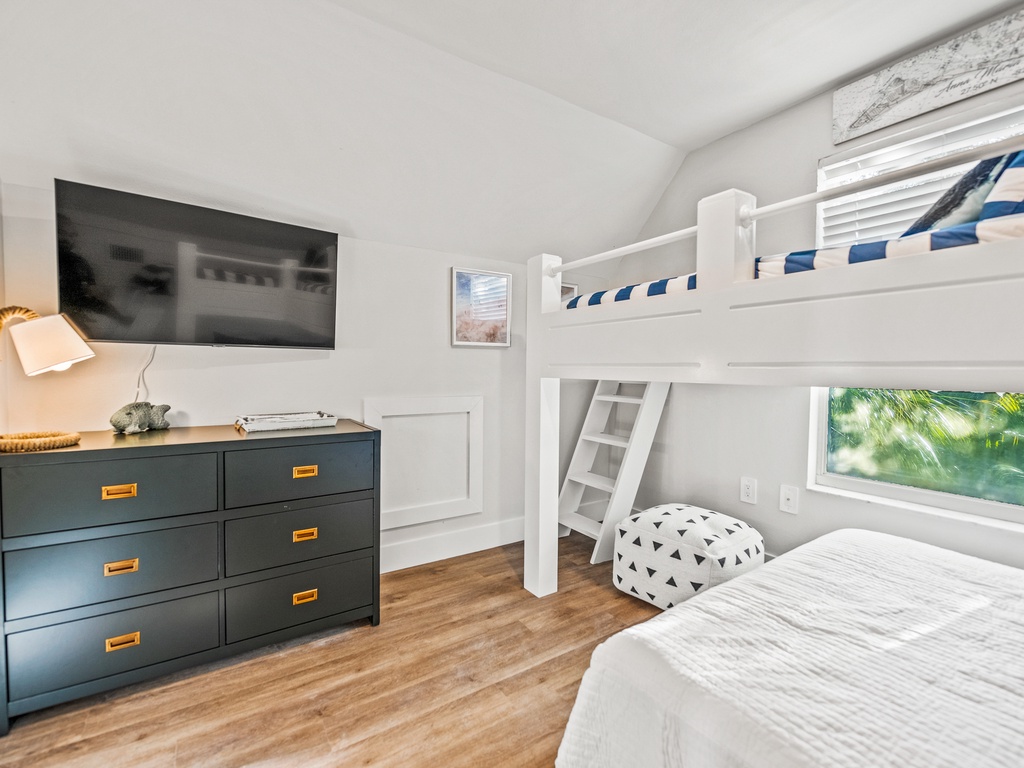 Third Bedroom - Twin / Full Bunk