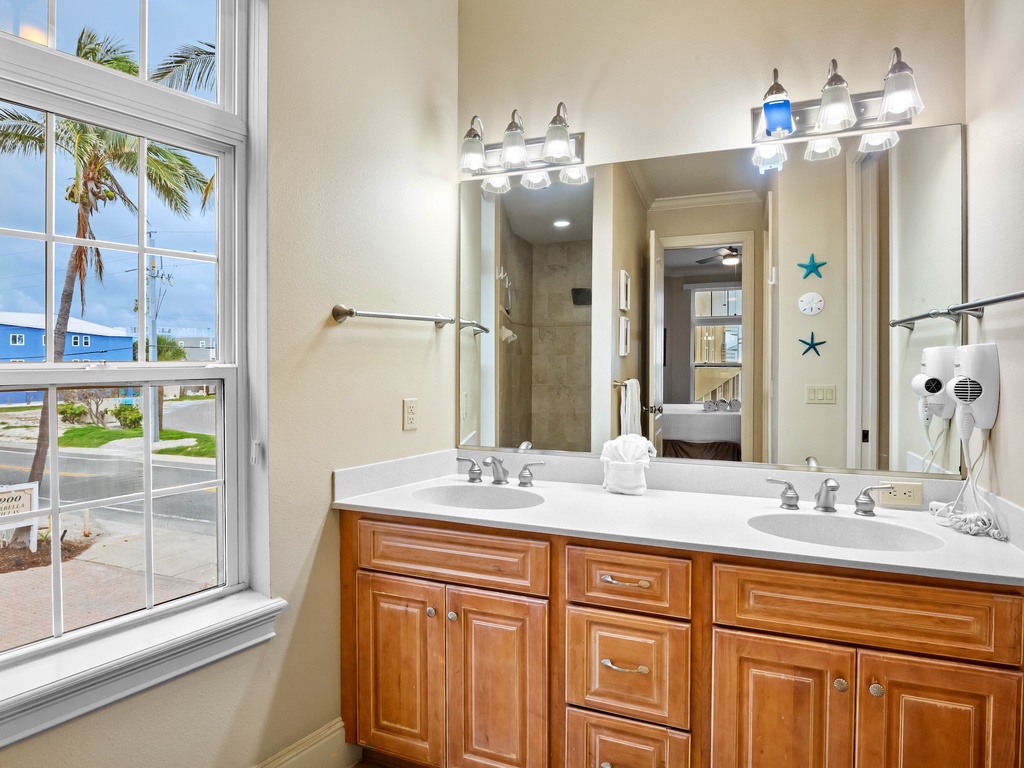 Primary Bathroom, Ensuite