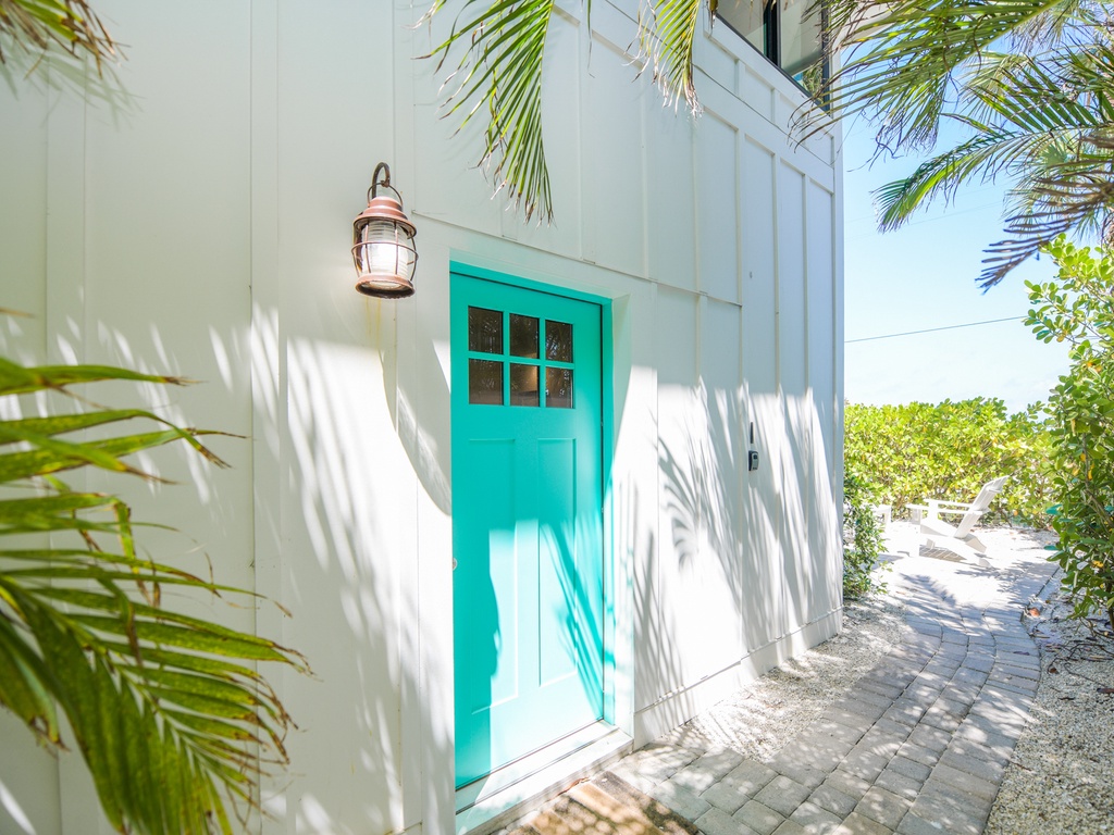 Inviting entryway to the home