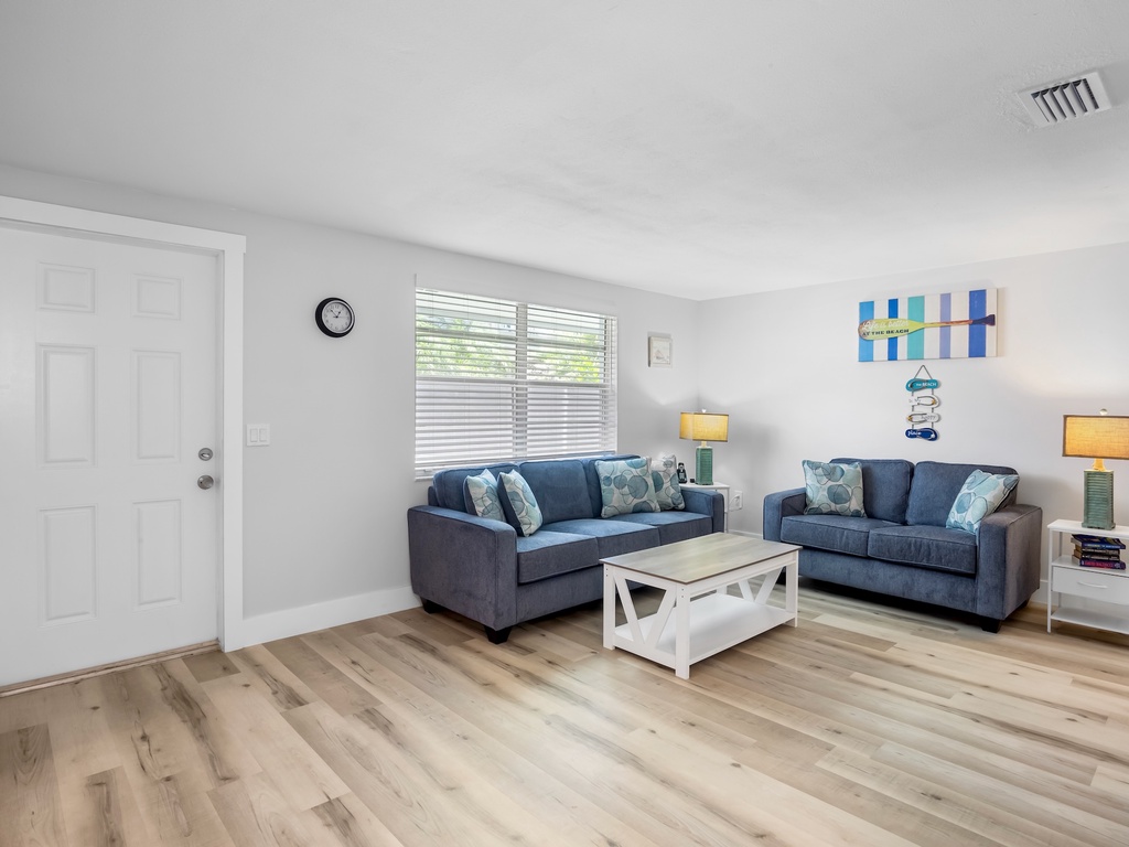 Private entrance for easy and convenient access to the home.